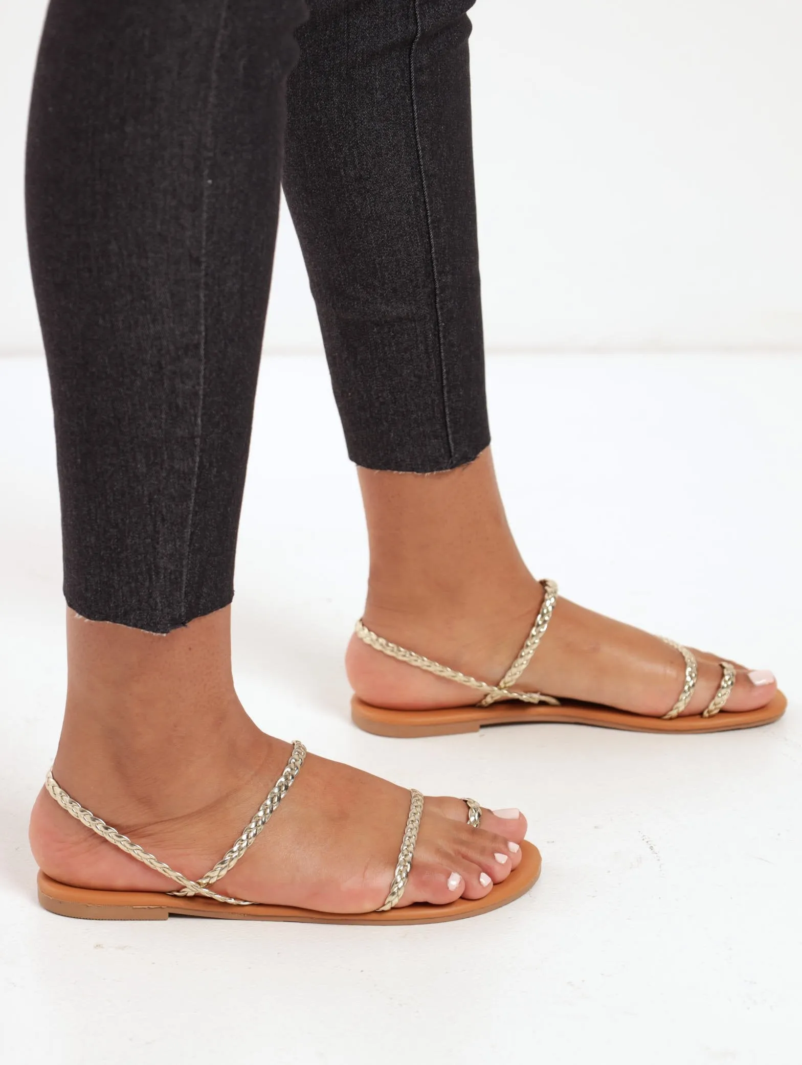 Ladies Braided Strappy Toe Post Sandal - Champagne