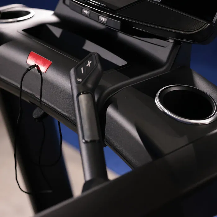 Life Fitness Club Series  Treadmill SL and SE4