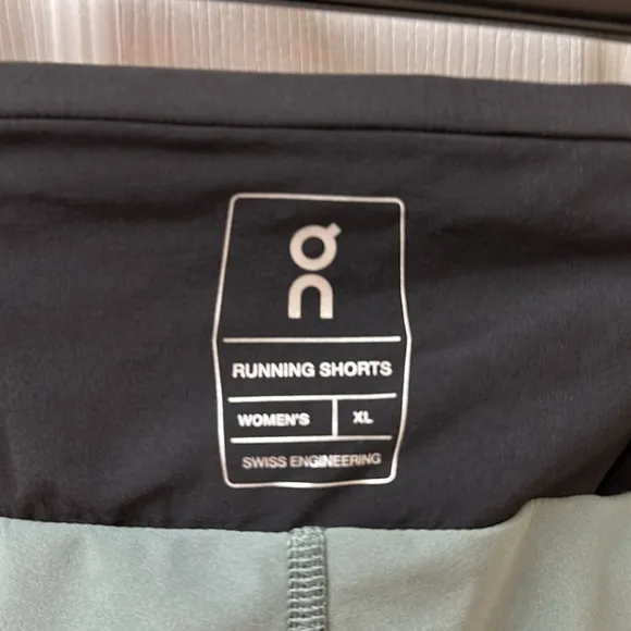 LIKE NEW! ON Running Short 3” Black