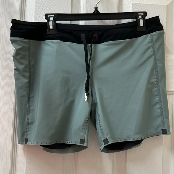 LIKE NEW! ON Running Short 3” Black