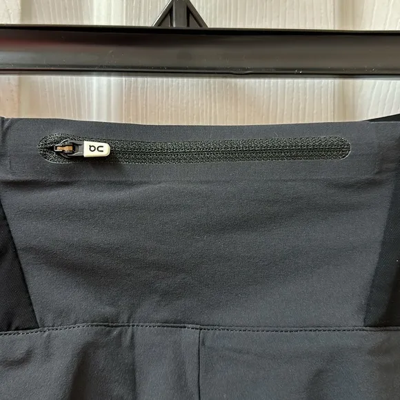 LIKE NEW! ON Running Short 3” Black