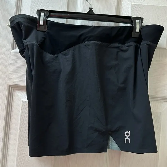 LIKE NEW! ON Running Short 3” Black