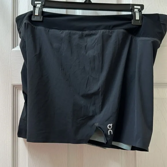 LIKE NEW! ON Running Short 3” Black