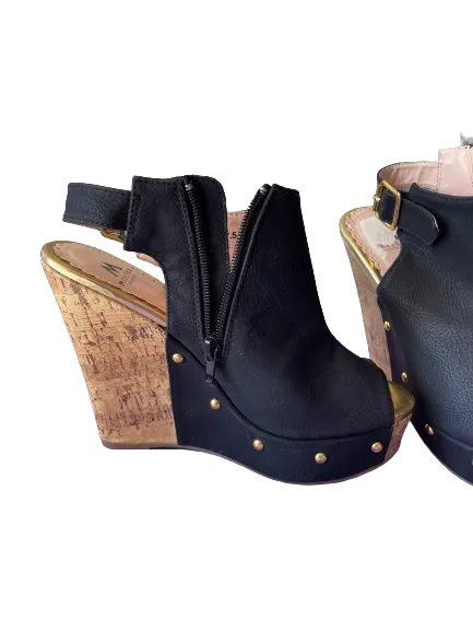 Madison By Shoedazzle Lenie Wedges