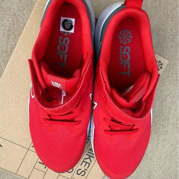 New Nike Star Runner Sneakers - red gray 3Y little boys