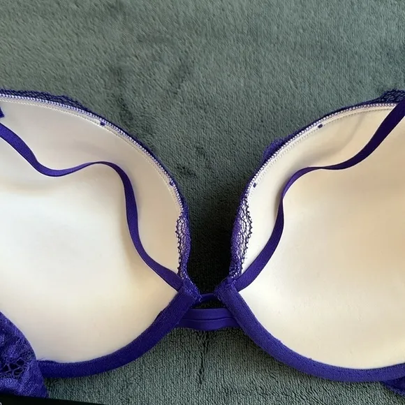 New Victoria's Secret Strappy Fishnet Lace Very Sexy Push-Up Bra Size 34C NWT
