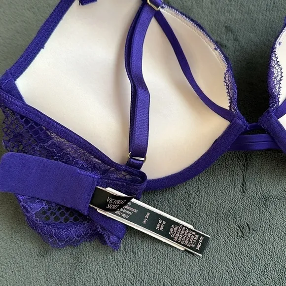 New Victoria's Secret Strappy Fishnet Lace Very Sexy Push-Up Bra Size 34C NWT