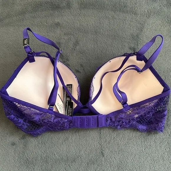 New Victoria's Secret Strappy Fishnet Lace Very Sexy Push-Up Bra Size 34C NWT