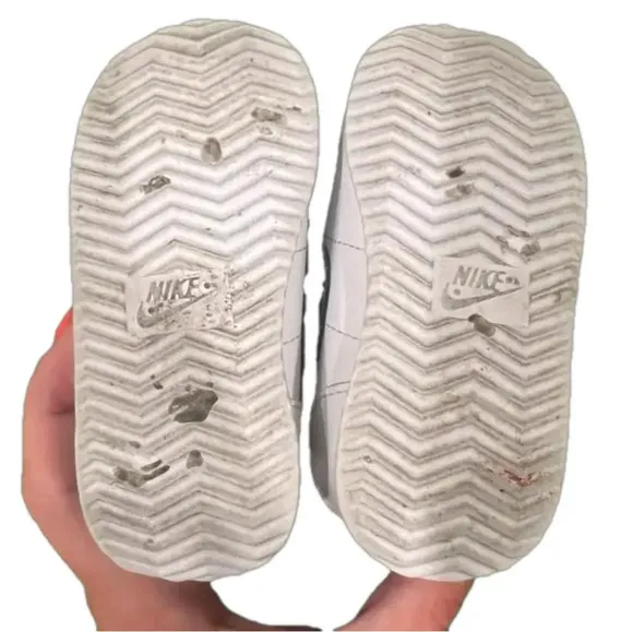 NIKE baby walker sneakers
