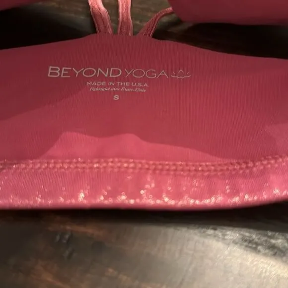 NWT Beyond Yoga Twinkle Sport Bra size Small