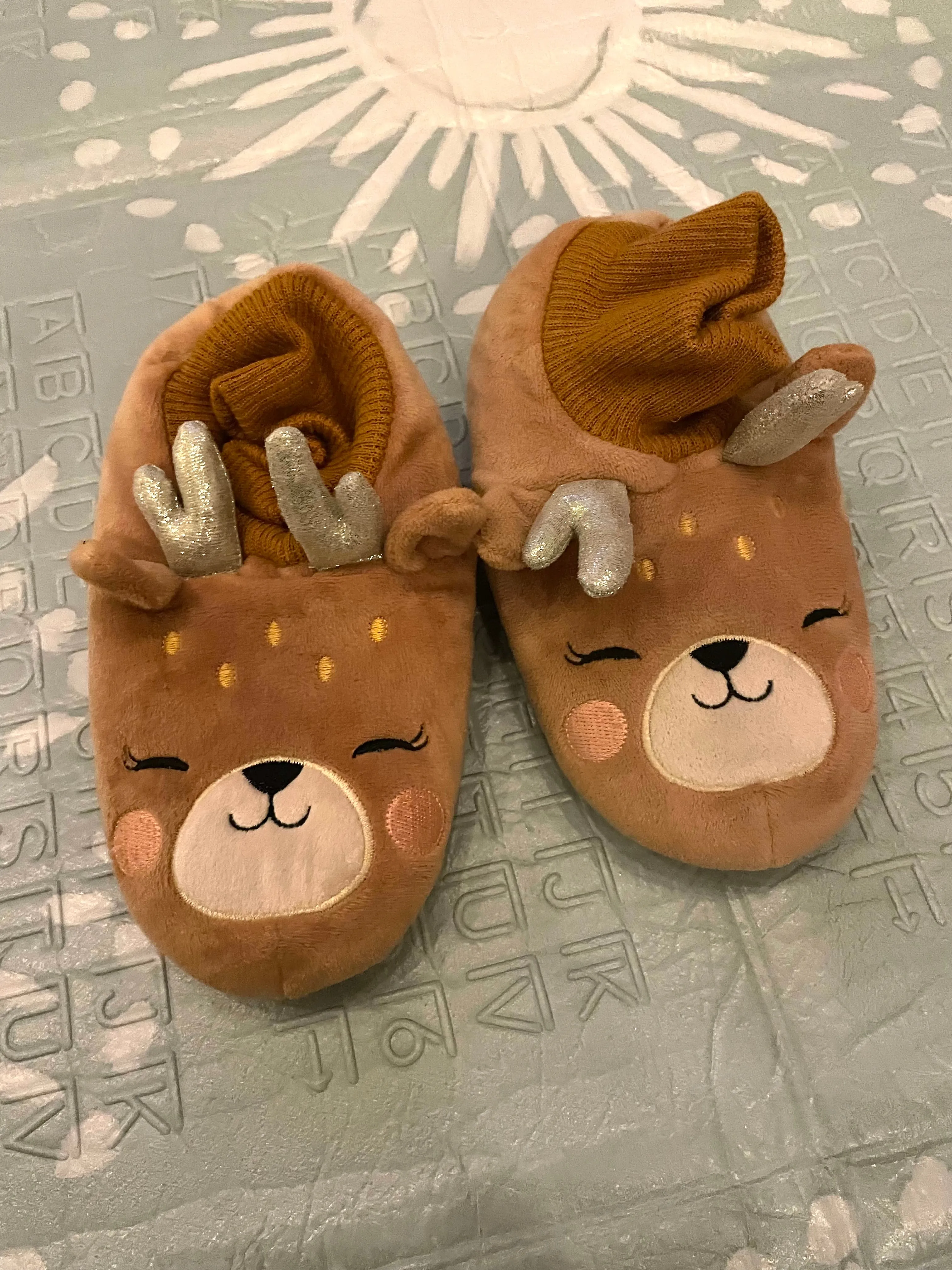 Reindeer slippers 9/10