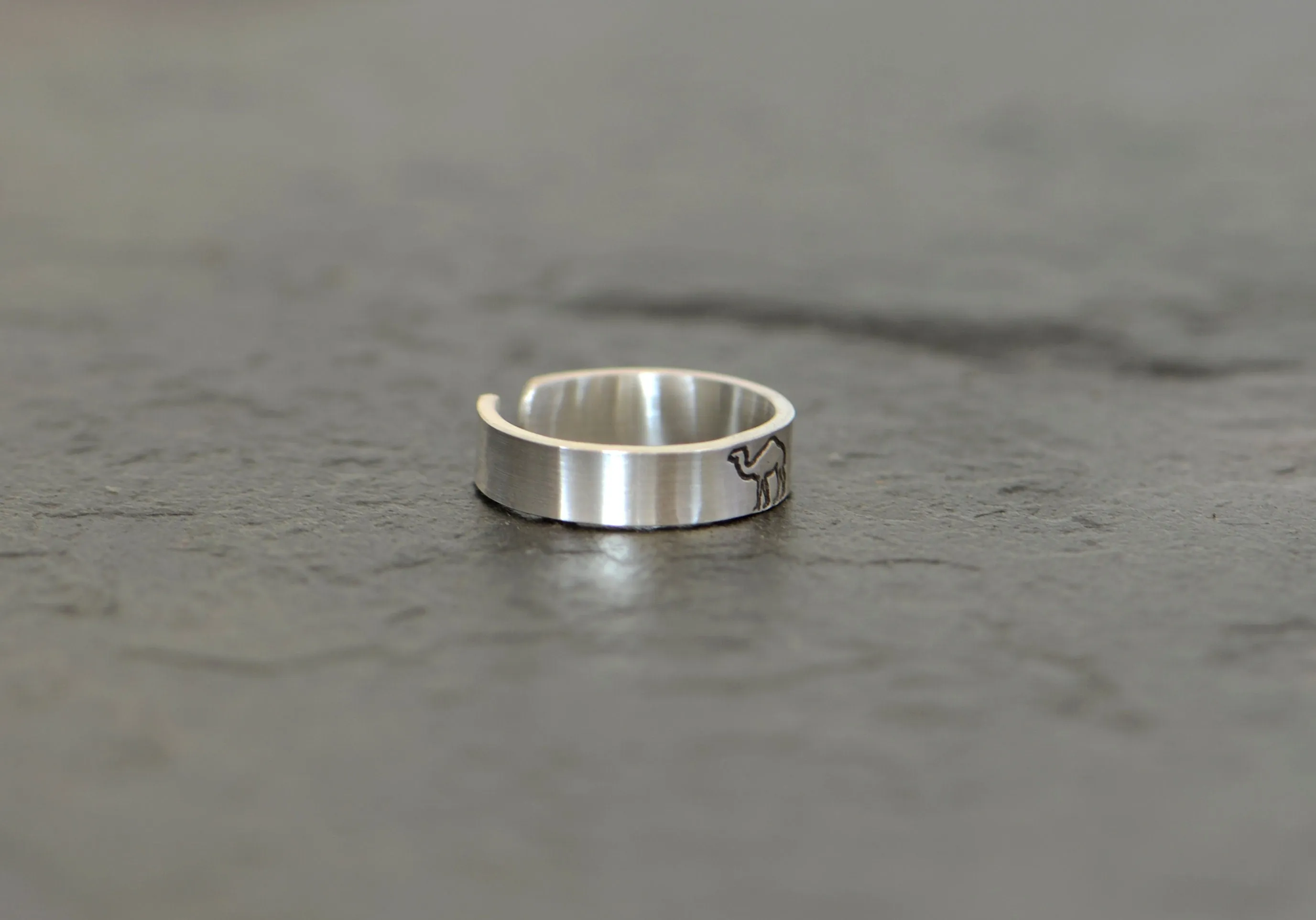 Sterling silver camel toe ring