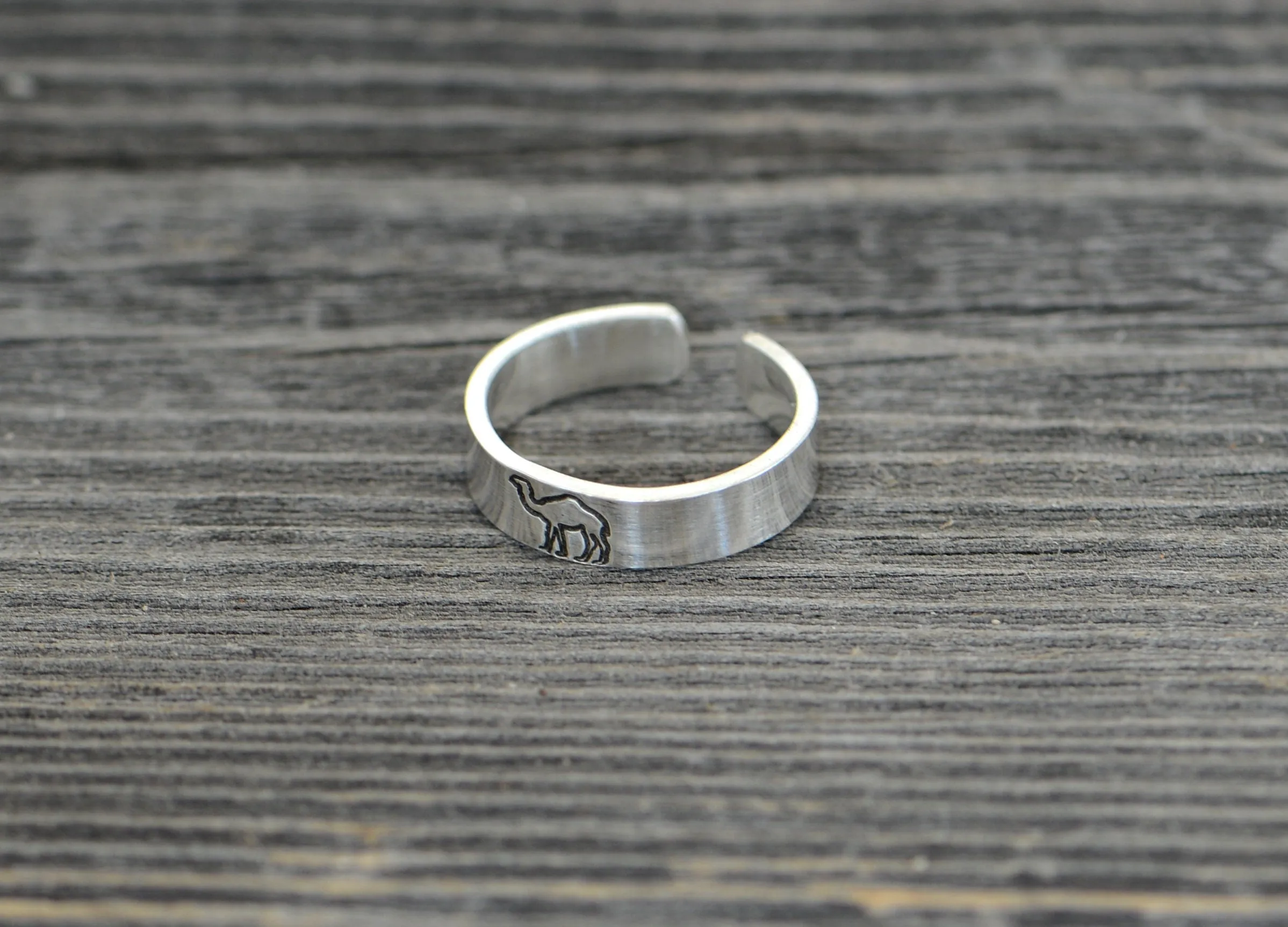 Sterling silver camel toe ring