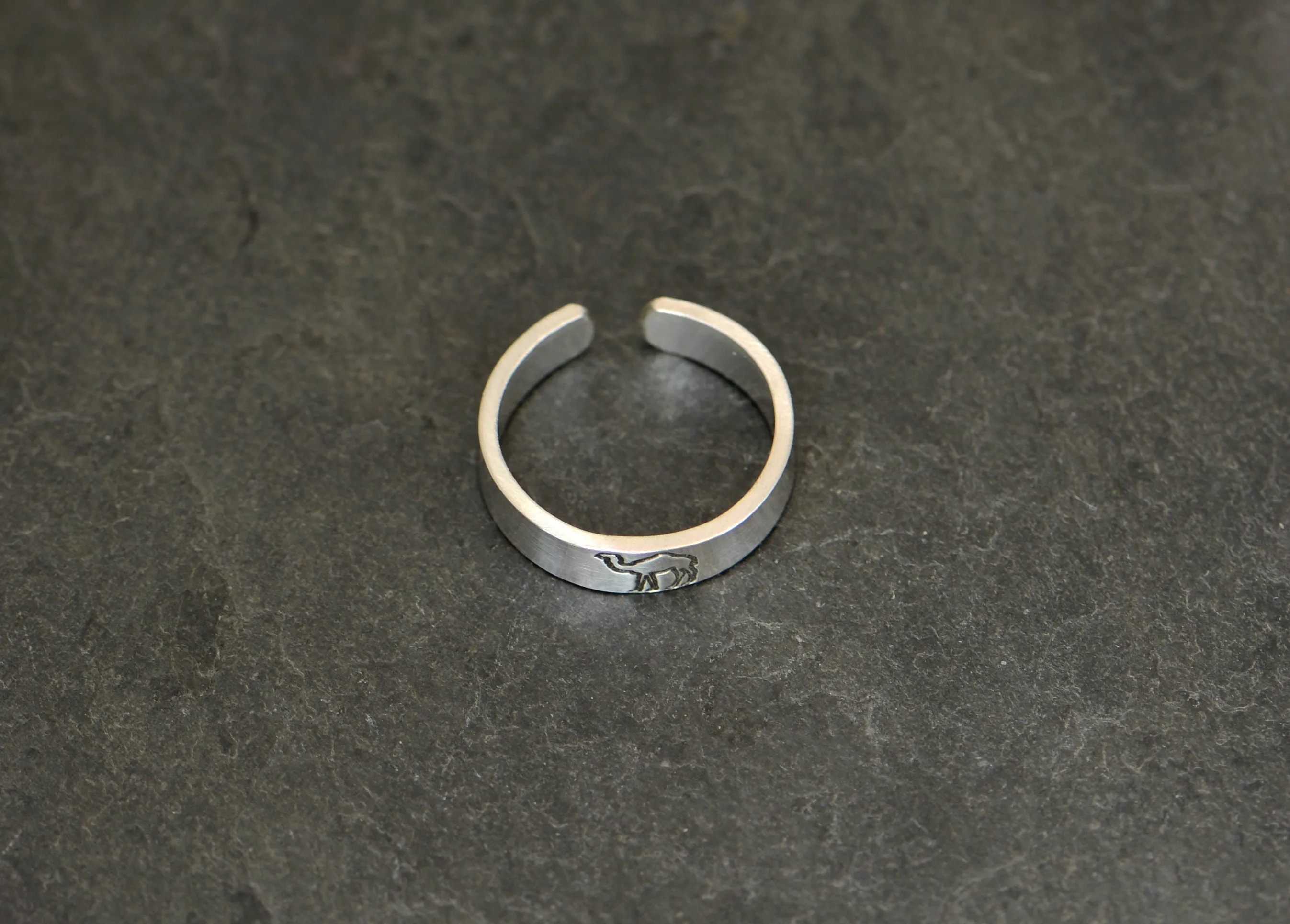 Sterling silver camel toe ring