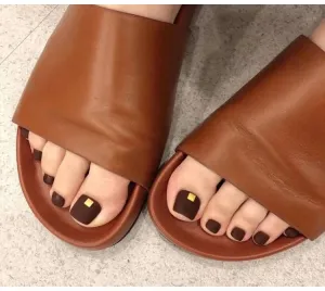 Toe Nails Chocolate