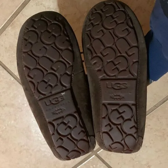 UGG Australia Slip on Slipper size 8