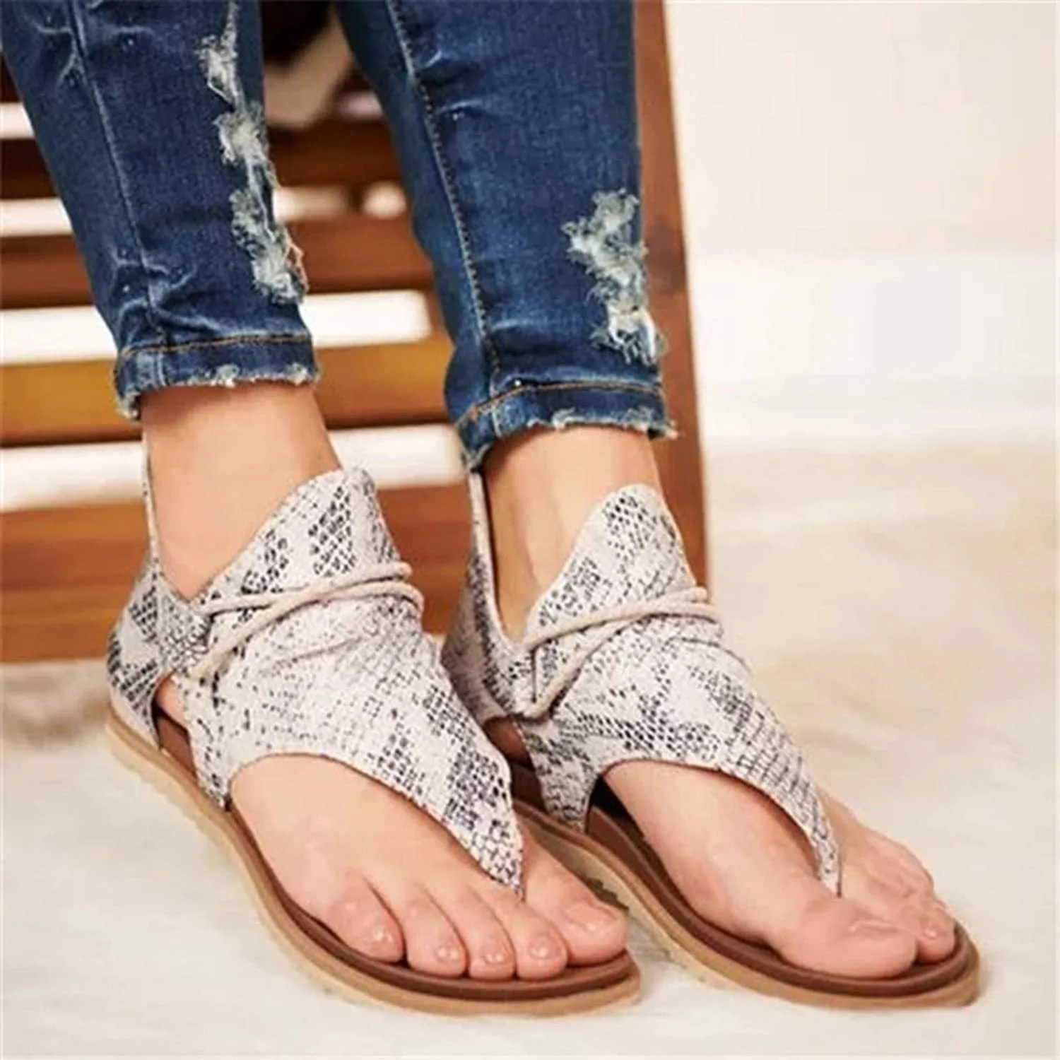 Winsummer Women Summer Sandals Retro Bohemian Back Zipper Leopard Sandals Beach Shoes T-Strap Roman Open-Toe Sandals