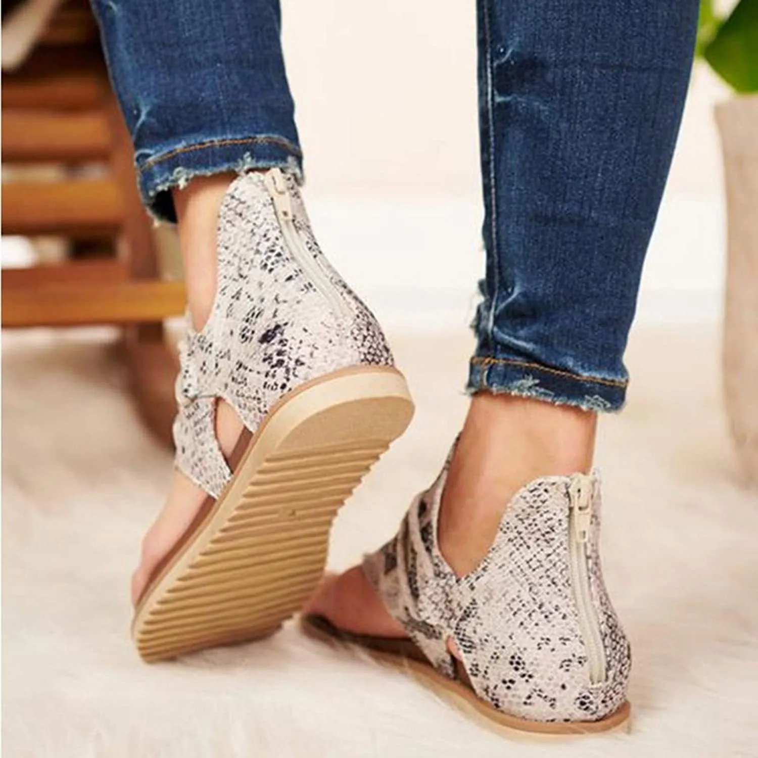 Winsummer Women Summer Sandals Retro Bohemian Back Zipper Leopard Sandals Beach Shoes T-Strap Roman Open-Toe Sandals